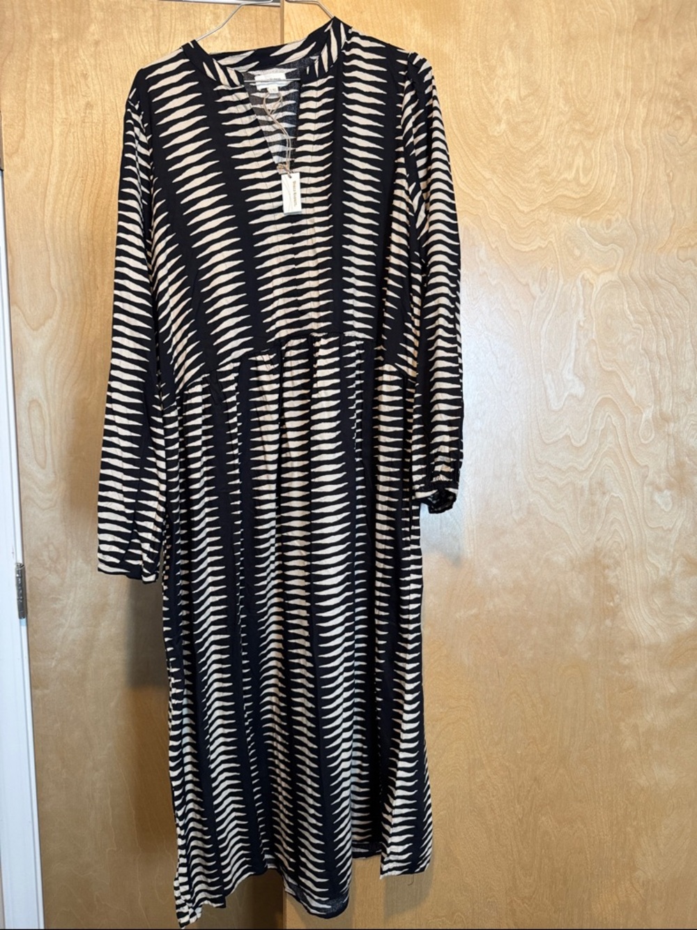 Cost Plus World Market Black and Cream Zigzag Long Sleeve Dress